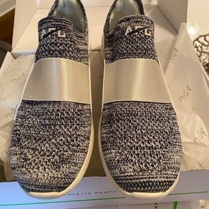 APL techloom women’s sneakers